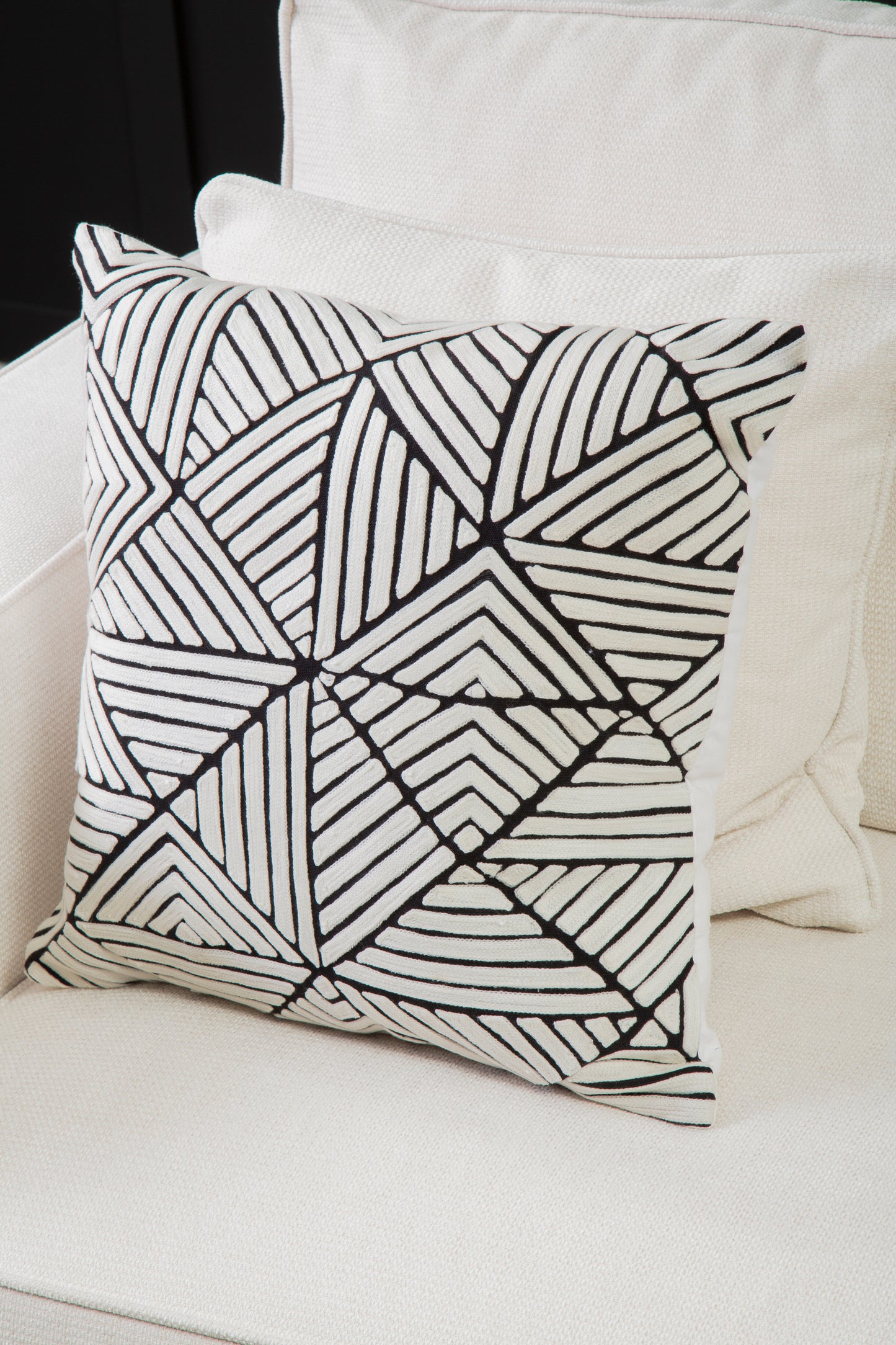Avah Diamond Design Cushion