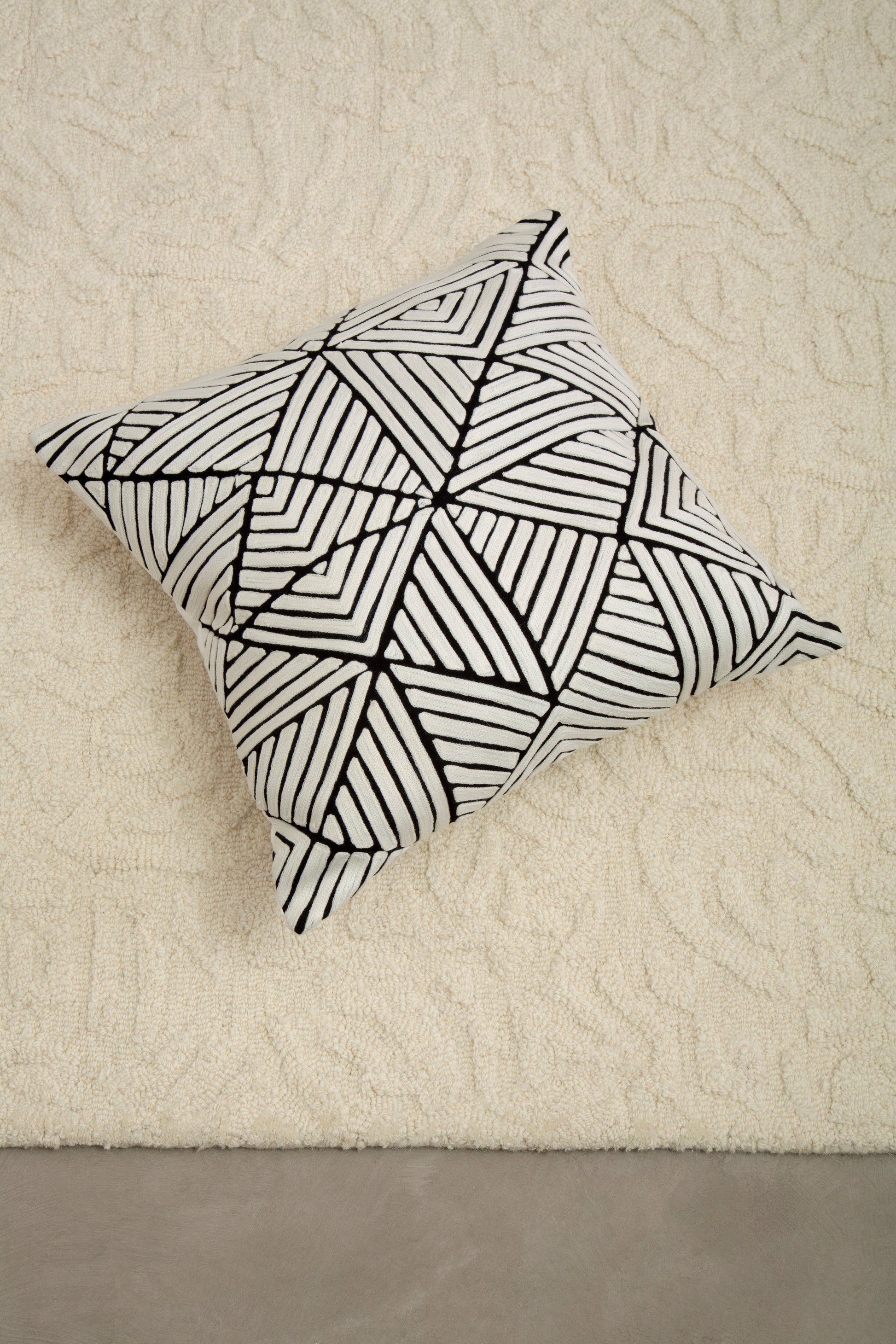 Avah Diamond Design Cushion